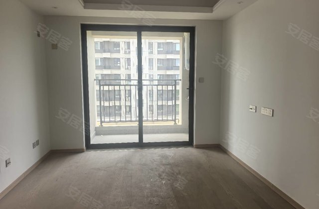 万科威高翡翠公园3室2厅93.5㎡91.9万二手房图片