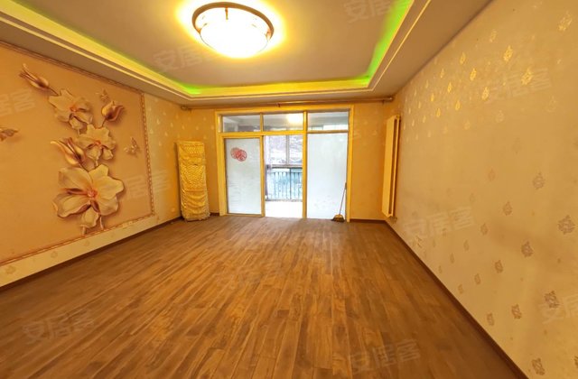 维多利亚3室2厅135㎡70万二手房图片