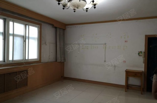 濮阳市油区工作办公室家属院4室2厅141㎡70万二手房图片