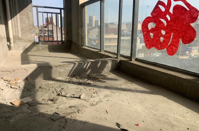 东泰谷宸府4室2厅130㎡46万二手房图片