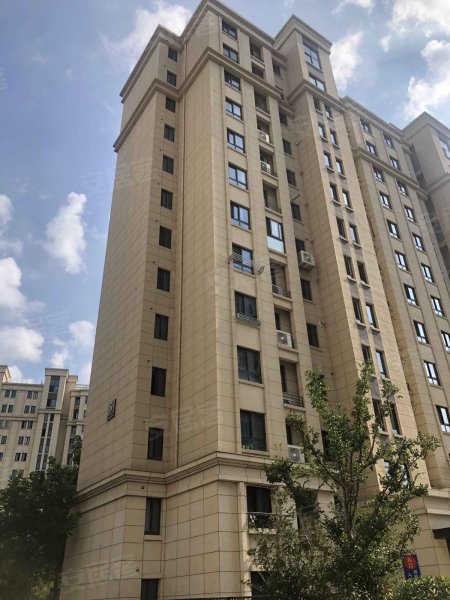 金鹰华庭(公寓住宅) 