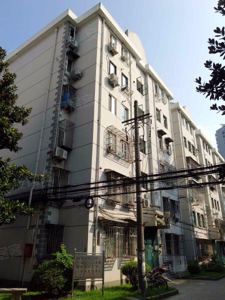 金杨新村十一街坊 