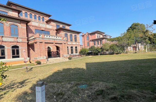 53㎡6室3厅5卫浪琴湾独栋庄园大别墅 超大花园 地下室 视野开阔可看湖