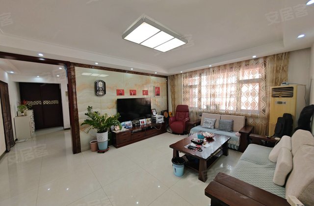 八一小区3室2厅131.63㎡165万二手房图片