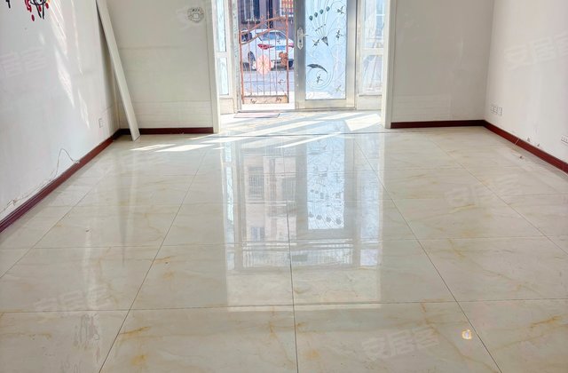 1楼带院福港园(滨海) 正规商品房 南北通透  满五唯一