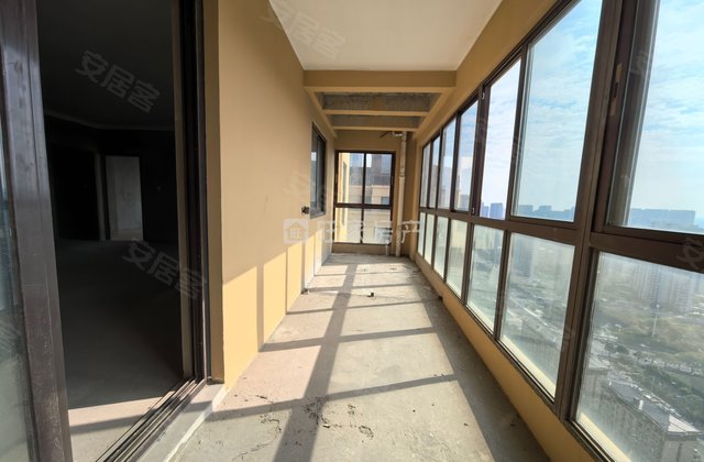 周山汇水(二期)4室2厅194.32㎡159万二手房图片