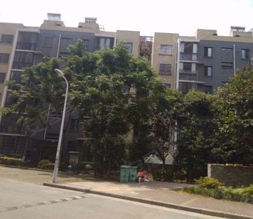 城西花园 带电梯 交通便捷 装修好 商业配套齐全 近医院