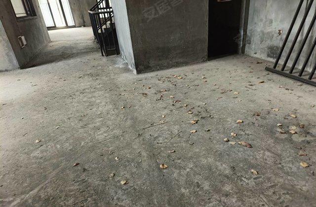 领地凯旋国际公馆(别墅)6室3厅310㎡358万二手房图片