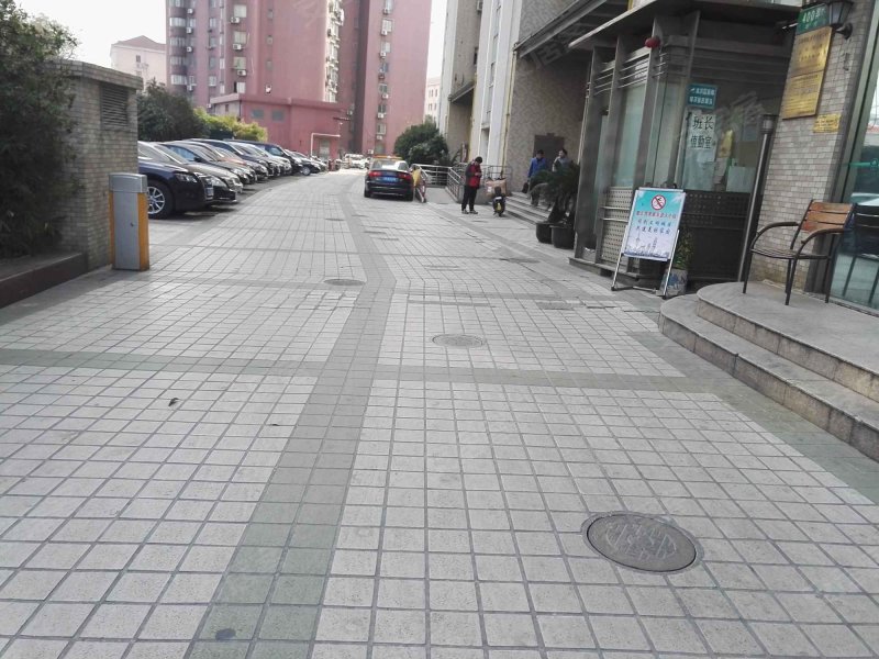 新塘桥生活广场 