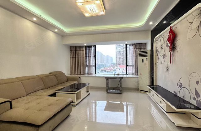 艺芳新城上苑4室2厅136㎡52.8万二手房图片