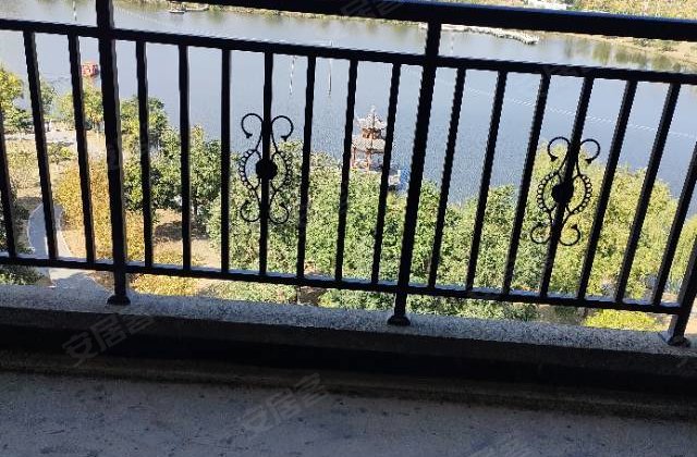 天湖壹号3室2厅124.71㎡78万二手房图片