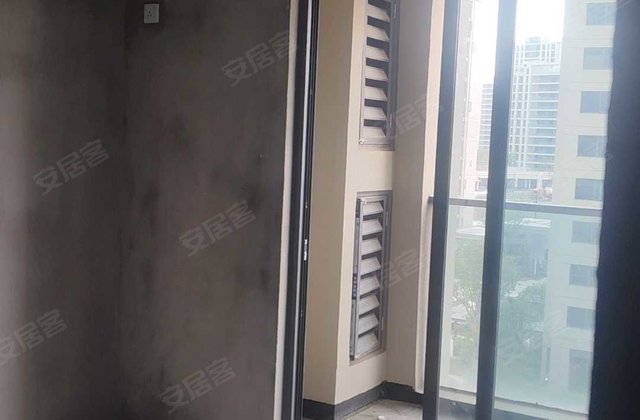 江东四区3室2厅102㎡90万二手房图片