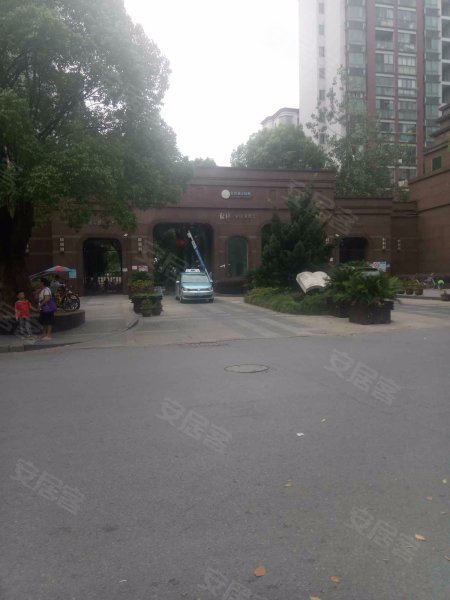 经纬学府涵青花园 