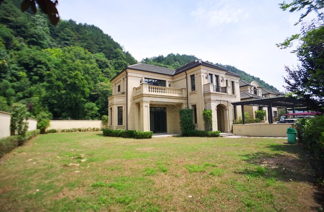 安吉玫瑰园别墅