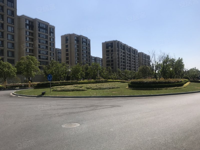 葛洲坝绿城玉兰花园(北区)