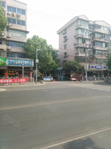 环镇北路323弄小区 