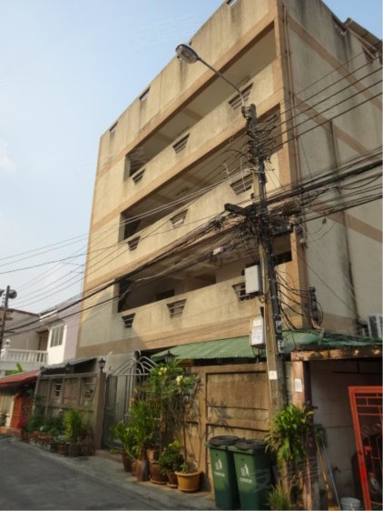 泰国曼谷约¥213万朱德君之家 |公寓大楼与现成的 机会或伟大的装修项目在坚果，苏安朗二手房商铺图片
