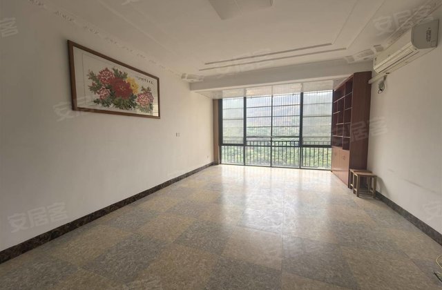 公园里6室2厅233㎡75万二手房图片