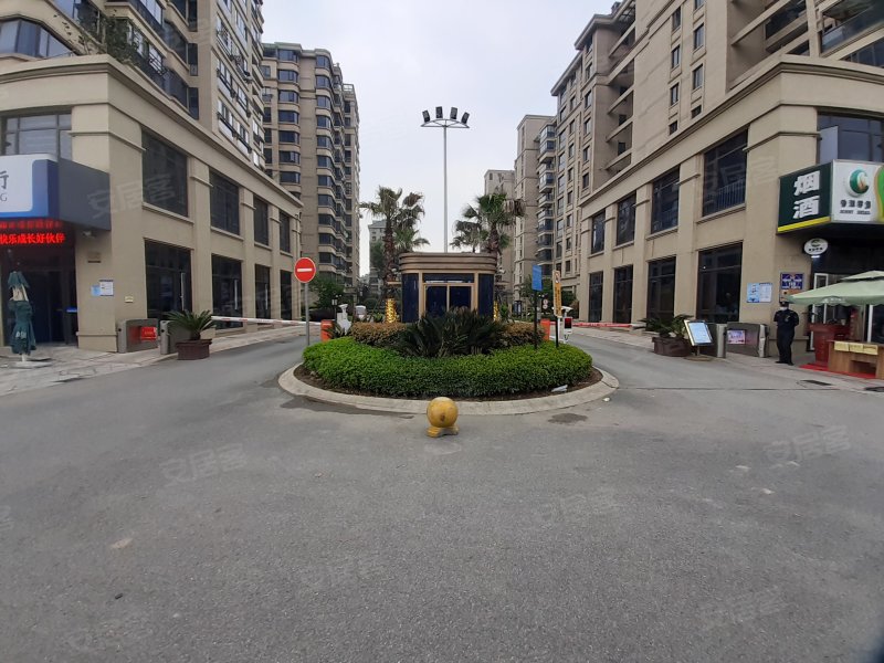 滨江稽山翡翠园