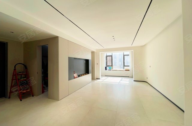 卓越皇后道二期4室1厅142.75㎡328万二手房图片