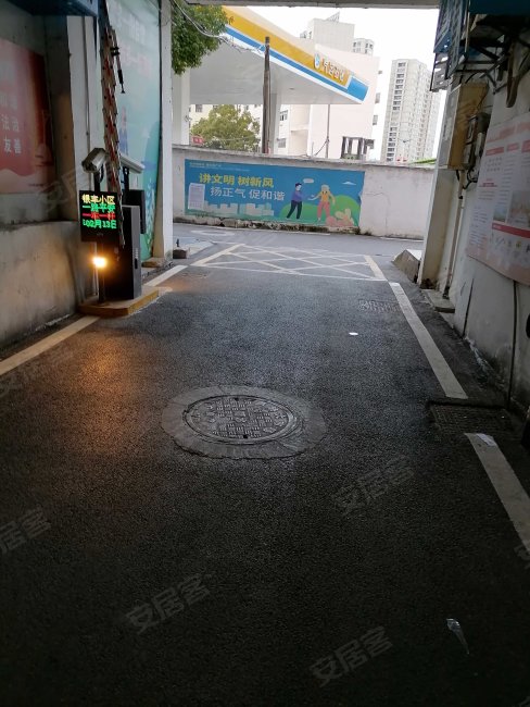 芦林大市场商住楼3室2厅1卫121㎡南46万