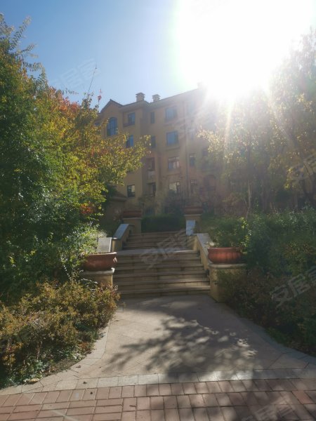 万盛理想国香郡