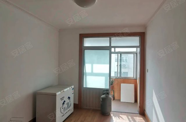 滨河花园3室2厅100㎡48.8万二手房图片