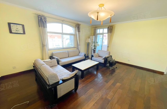 颐景园4室2厅130.4㎡380万二手房图片