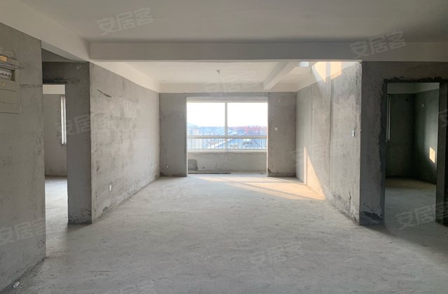 青州诺贝尔城3室2厅135㎡99万二手房图片
