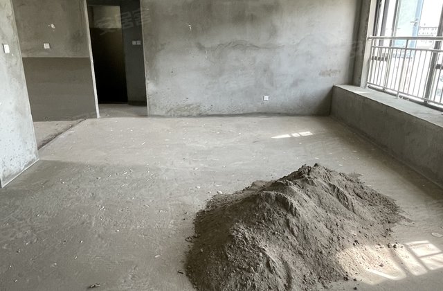 卓吉林小区5室1厅211㎡112万二手房图片