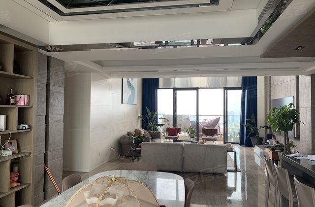 伊泰天骄5室2厅6卫390.32㎡南北1270万