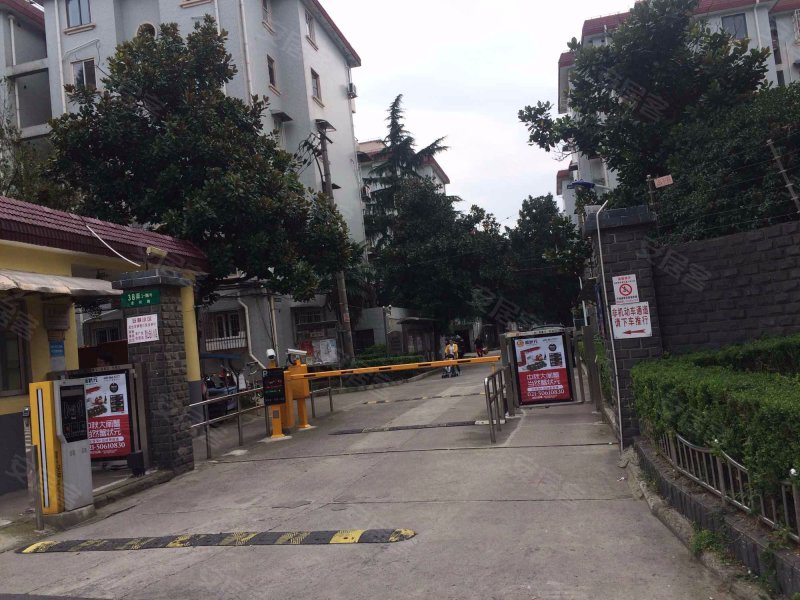 东陆新村四街坊 