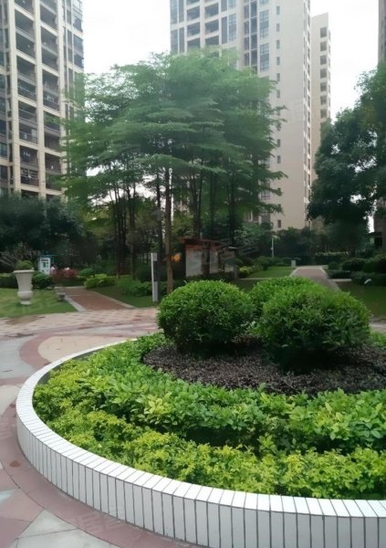 保利塞纳维拉,龙溪中路与江北路交汇处|香榕街-广州保利塞纳维拉二手