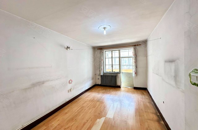 急售 私产2楼 南北通透 采光好 可议 随时看 有钥匙