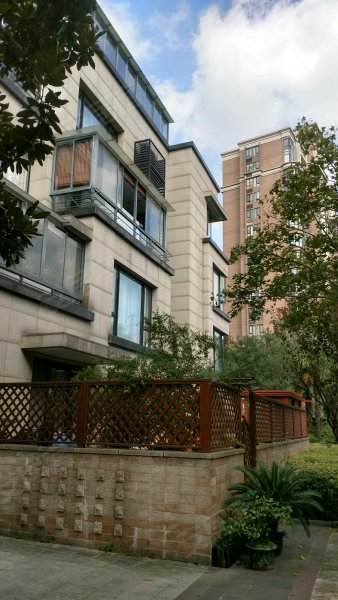 春申景城湖畔林语 