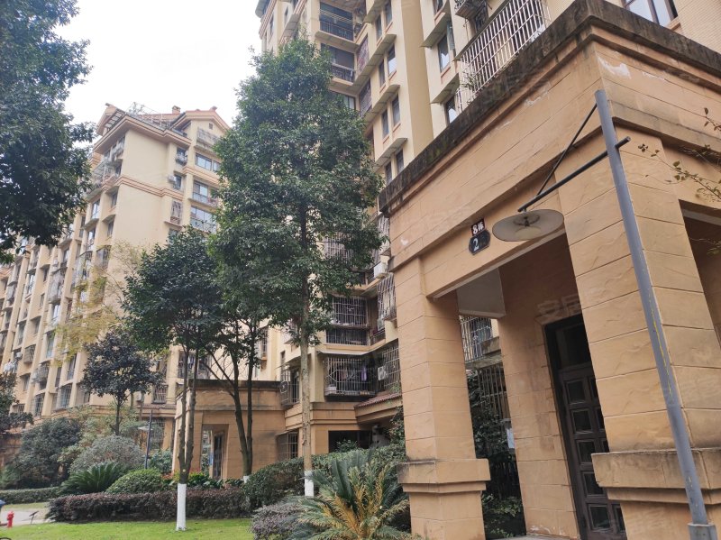 成都房产网>成都二手房>都江堰二手房>都江堰城区二手房>钱江美域>