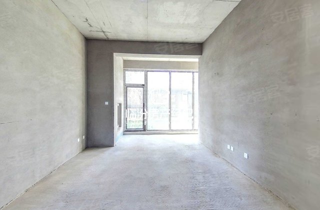 带小院带车位带地下室，一中附属