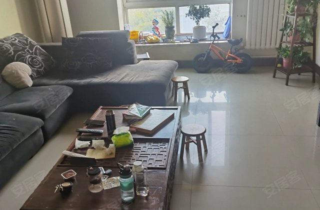 亿安花园3室2厅145.58㎡104万二手房图片