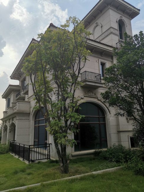 柳州碧桂园别墅 亏本200万出售 占地300平 送两百地下室