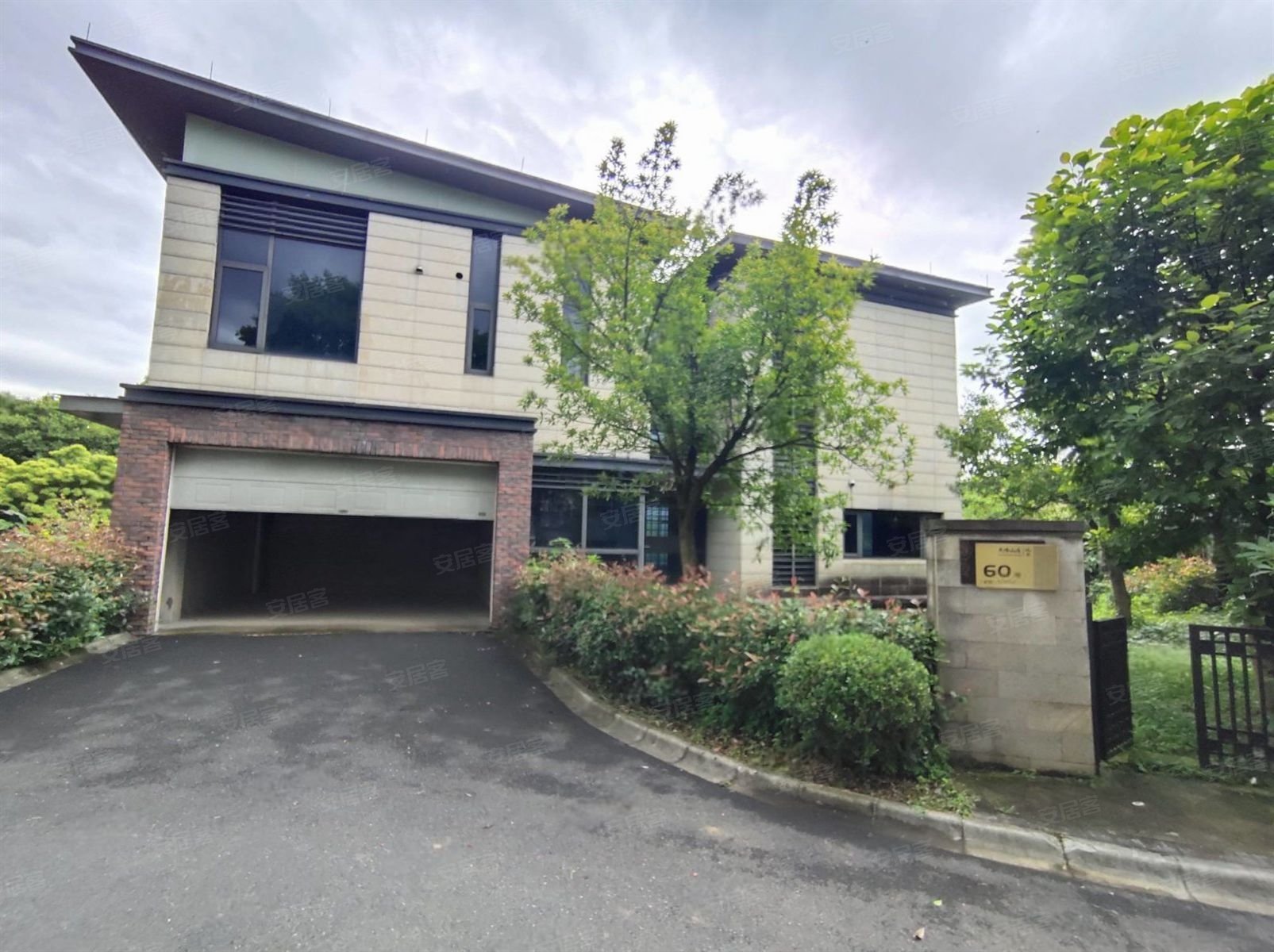 新出好房3亩大花园灵峰山庄临水大独栋别墅送双车库