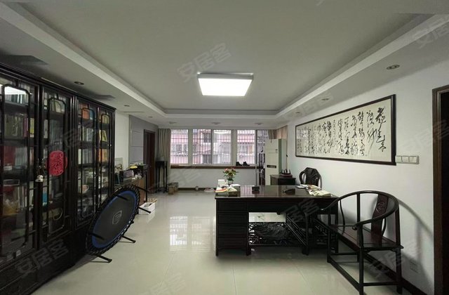 中层， 湾子头新寓 精装大3室有车库，步行到城中三中。