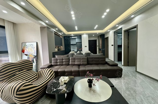 正黄金域香江4室2厅120㎡68.8万二手房图片