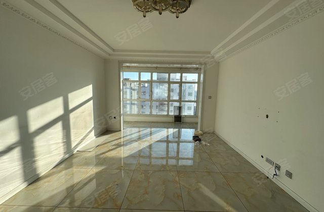 御景江山3室1厅137㎡45.8万二手房图片