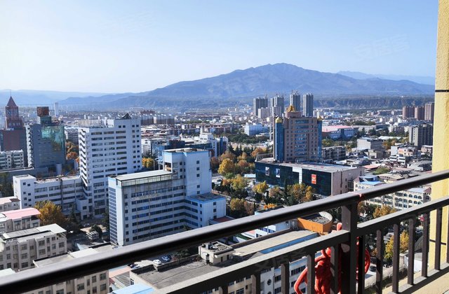 恒隆广场3室3厅140㎡70万二手房图片