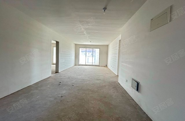 塞纳荣府3室2厅148㎡132万二手房图片