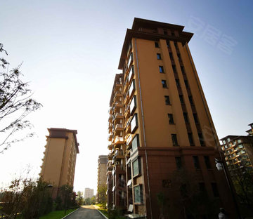 威高七彩城春风里(东区1-33号)