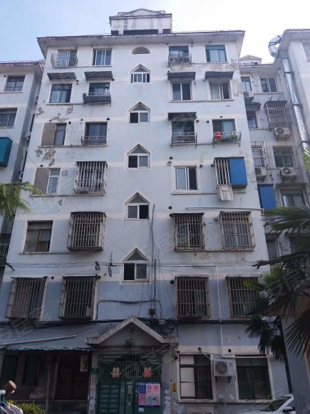 连波路66弄小区