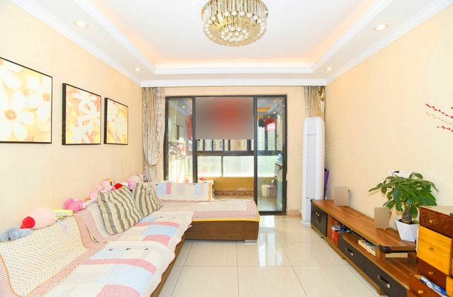 保利香槟国际3室2厅96.16㎡188万二手房图片