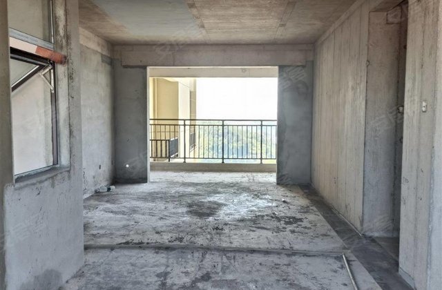 东方凤凰城4室2厅144.84㎡55.7万二手房图片