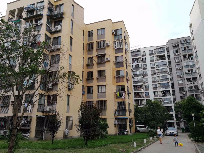 金鹤新城中房公寓 